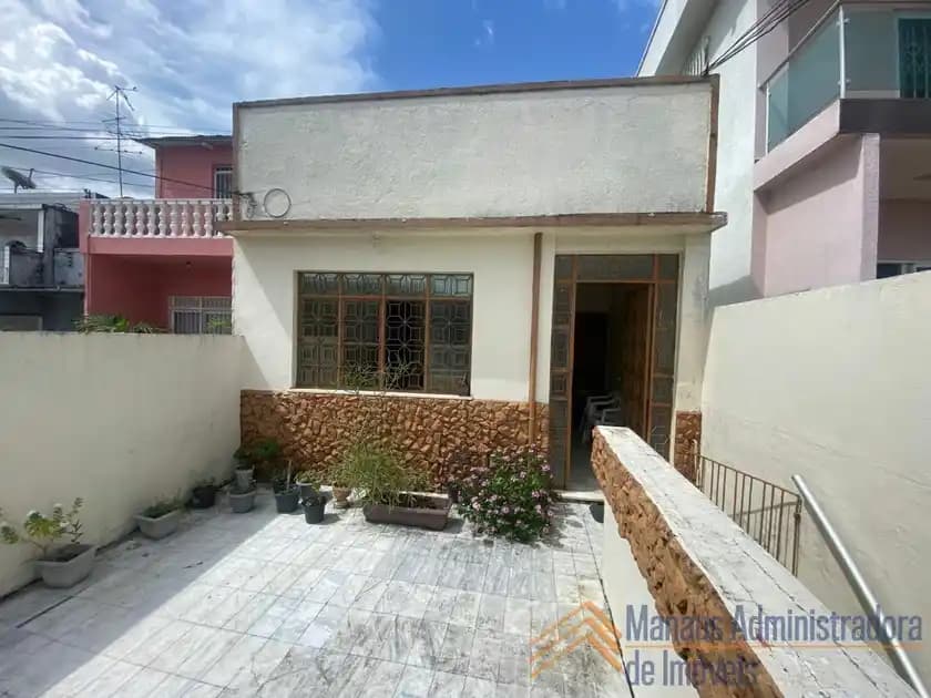Av Ayrão, casa 1203 - Centro
