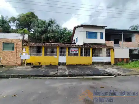 Casa à Venda no bairro Coroado